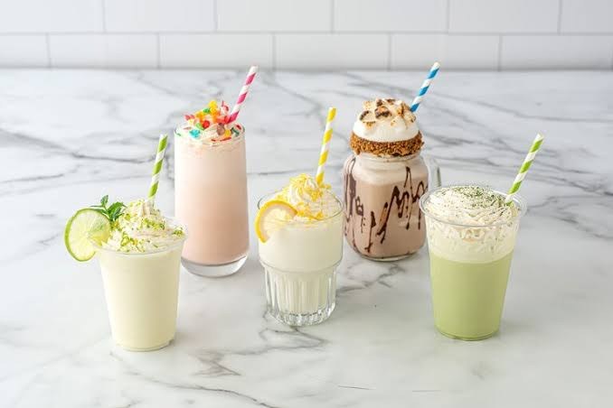 SHAKES & BEVERAGES