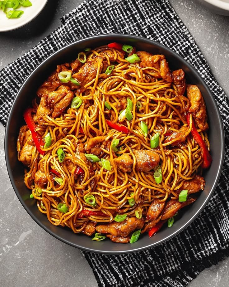 Chilly Garlic Noodles (Non Veg)